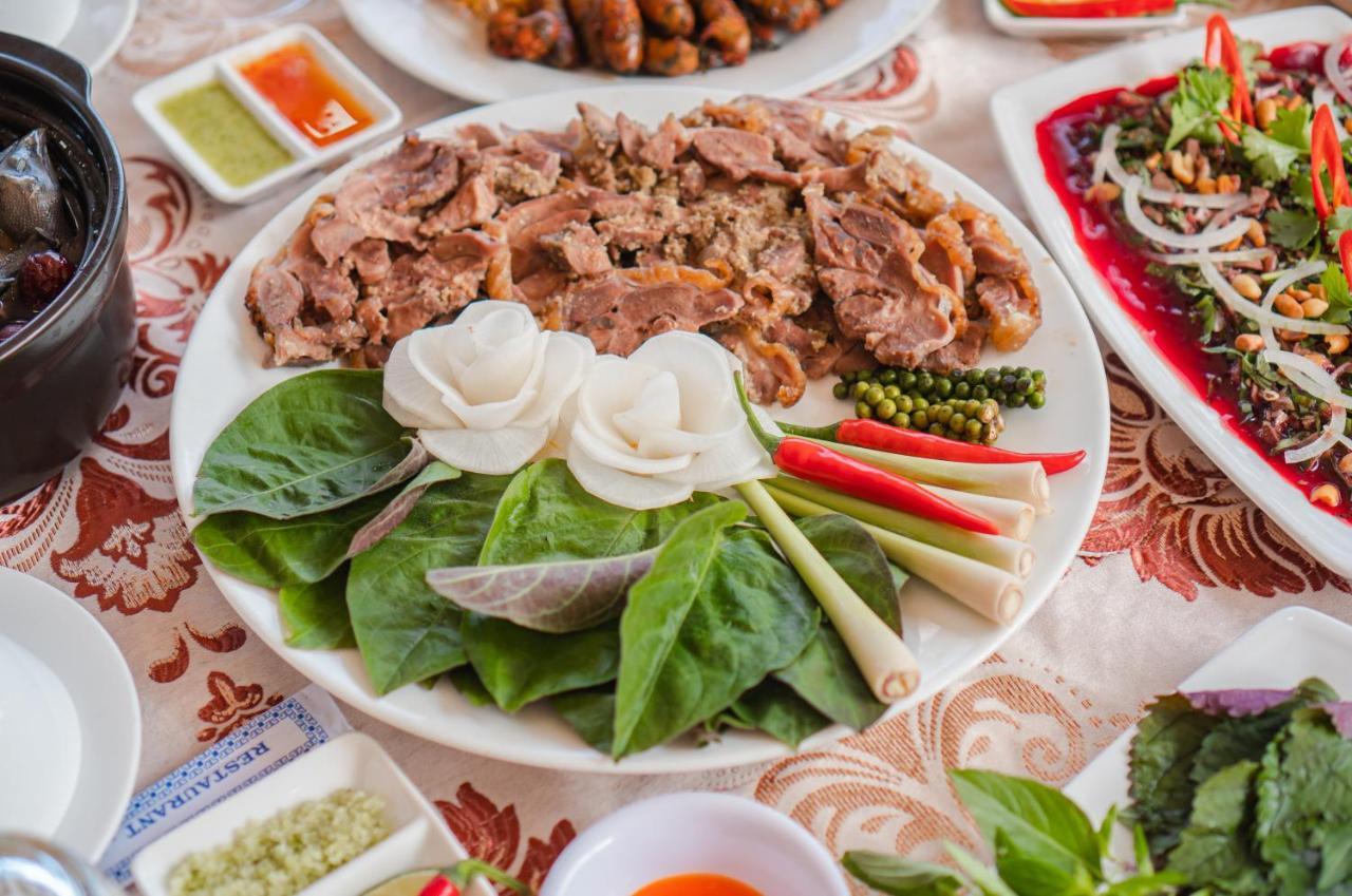 Khach San Binh Duong 호텔 퀴논 외부 사진