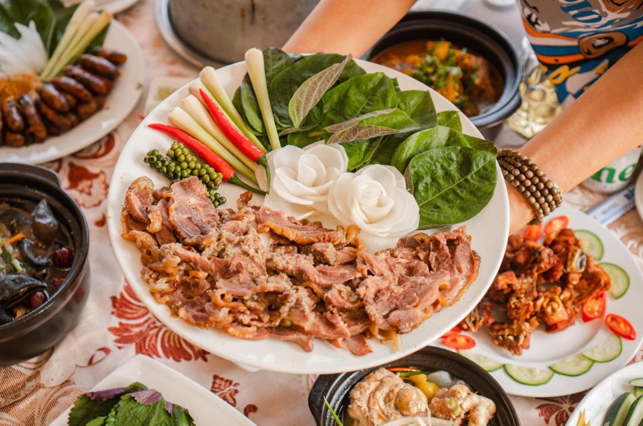 Khach San Binh Duong 호텔 퀴논 외부 사진