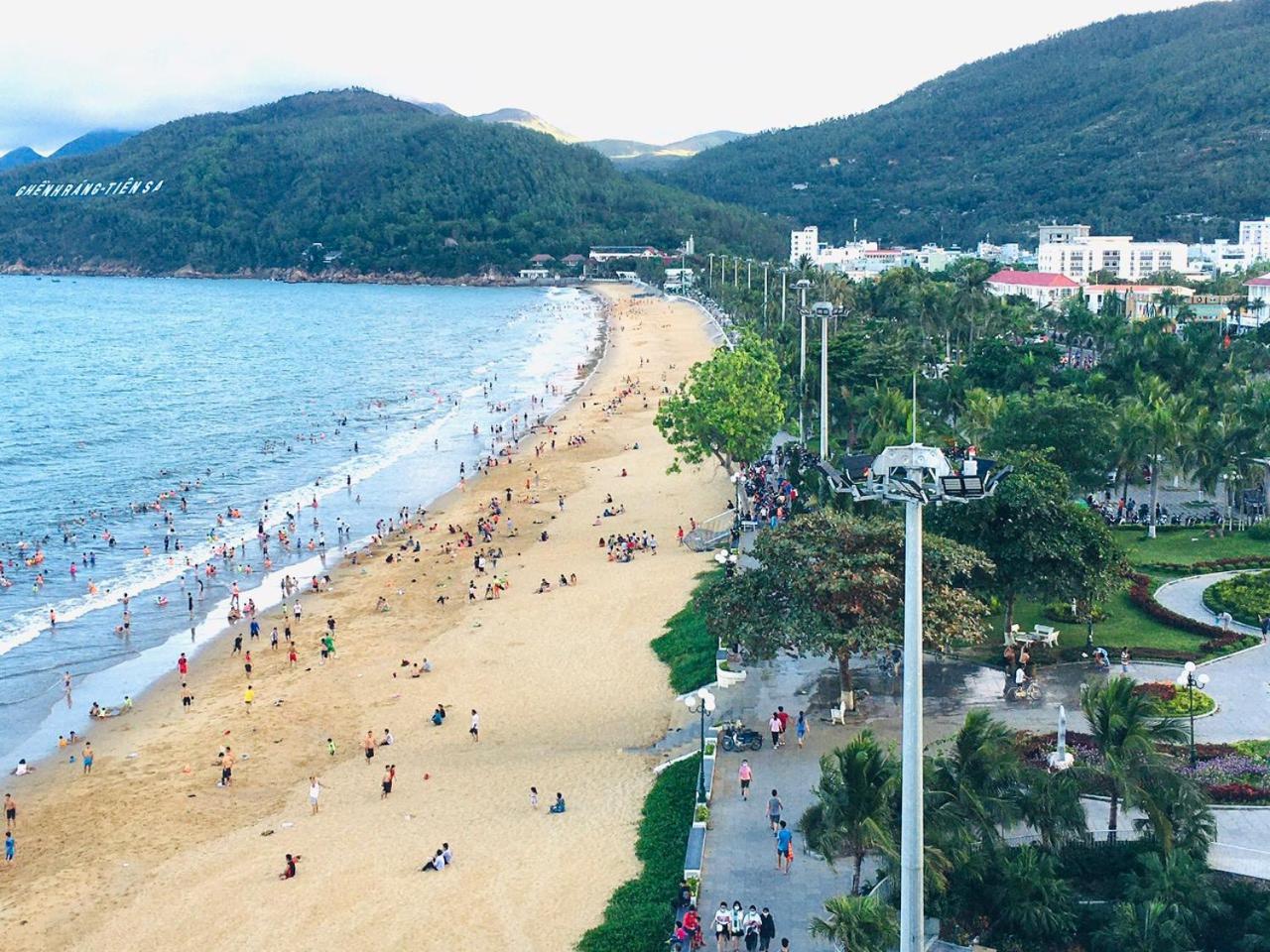 Khach San Binh Duong 호텔 퀴논 외부 사진