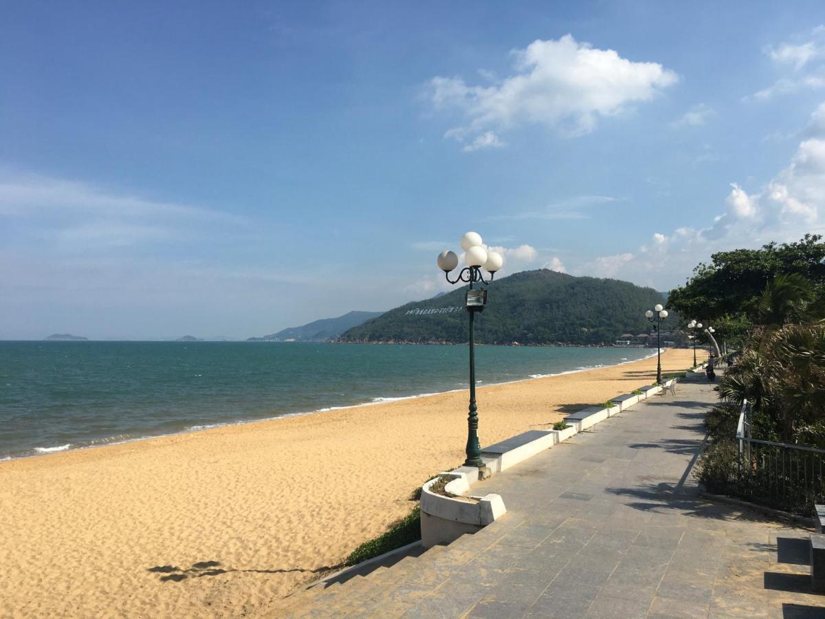 Khach San Binh Duong 호텔 퀴논 외부 사진