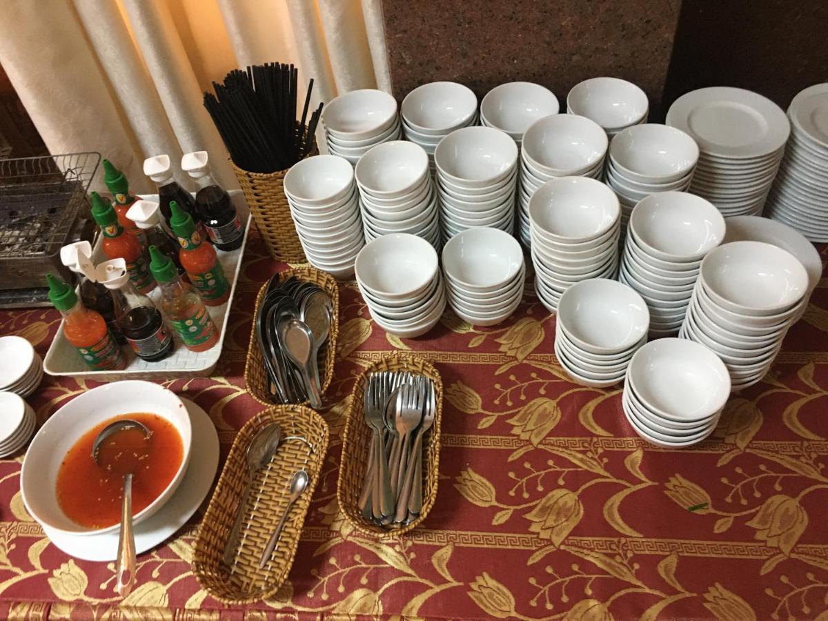 Khach San Binh Duong 호텔 퀴논 외부 사진
